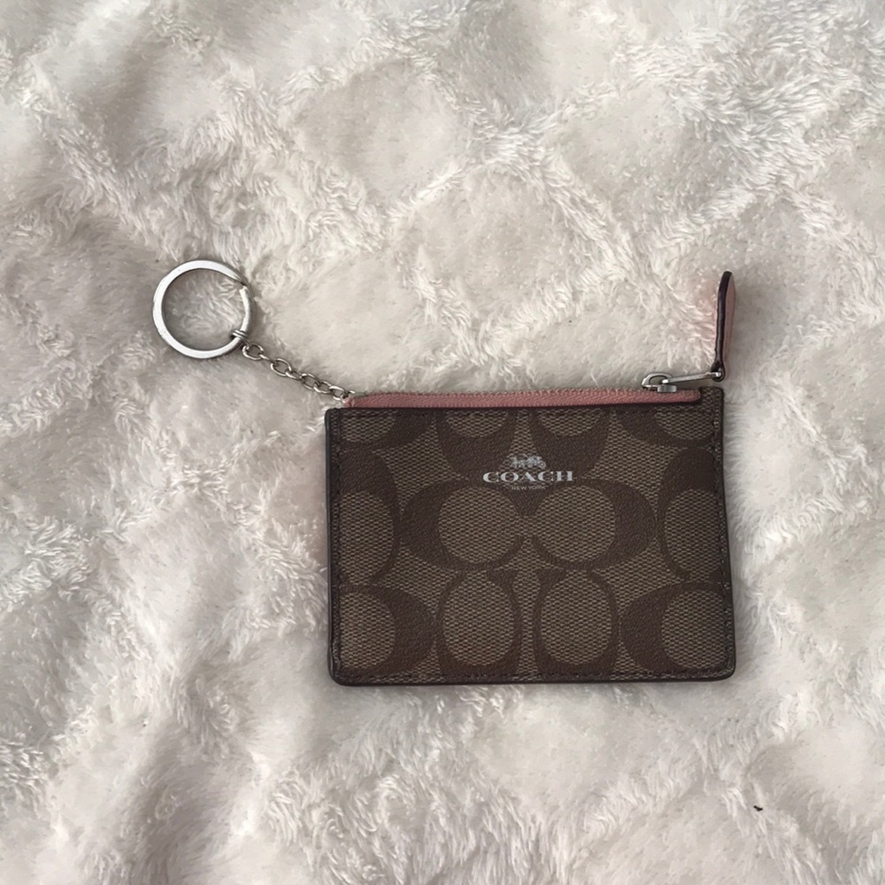 Coach keychain wallet only used twice